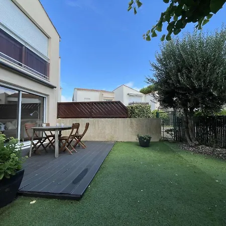 3 Pieces Avec Piscine, Proche Commerces Et Transports, La Rochelle - Fr-1-246-690 Apartment